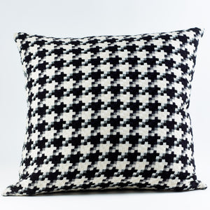 Product with title Le-Chic-Pillow - PWLC2020-IVO-BLK